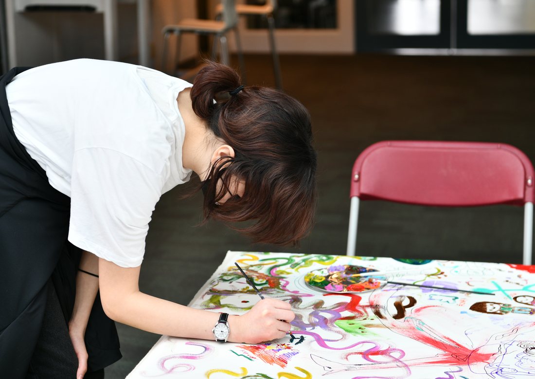 Hands of Youth volunteer art initiative